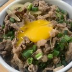 【簡単牛丼レシピ】父が素早く作る牛丼です！朝からガッツリ食べる子供たちに！
