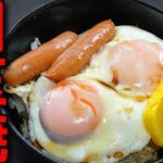 【簡単レシピ】 特売の卵とウインナーを使った「目玉焼き丼」