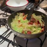 ウインナー、モヤシ入り野菜炒めの作り方