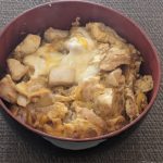 一人暮らしでも作れる簡単・うまい親子丼作り方（3分クッキング）
