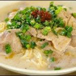 モッチモチな麺がスープに絡んで至福の味なとんこつラーメン風が包丁なしレンジで即作れる