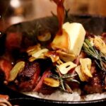 【空腹注意】バターステーキ丼の簡単な作り方!スキレット料理【キャンプ飯】