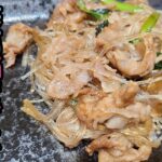 【お弁当おかず】電子レンジで超時短!豚肉と春雨のオイスターソース炒めのレシピを紹介 我が家で大人気のご飯がすすむおかずの作り方