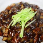 チャジャンミョン(韓国風ジャージャー麺)のレシピ。How to make Jajangmyeon (black bean noodles).
