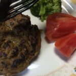 野菜嫌いの子どものための人参入りハンバーグの作り方