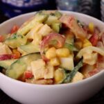 チキンと卵の野菜のサラダの作り方。