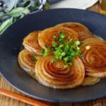 【新玉ねぎの照り焼きステーキ】メイン食材1つでお手軽おかず！春野菜を味わう♪