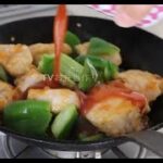 “お弁当作り” 鶏むね肉の鶏チリ弁当!FULL HD