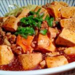 【汁なしマーボー麺】簡単におうちで作るお店のマーボー麺！ズボラ？時短？山椒かけて食べるとクセになるおいしいレシピをご紹介します。