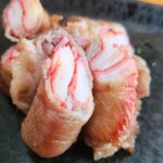 【簡単お弁当おかず】カニカマ肉巻きの作り方！甘辛さでご飯がすすむ！5分以内で作れる豚肉レシピを紹介【旦那弁当】