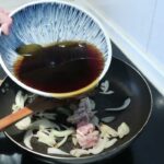 フライパンで作れる親子丼の簡単レシピ・Oyako-don