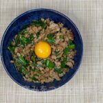 極旨 豚ミンチとニラ丼