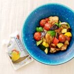 【おちゃのこさいさいレシピ】鶏肉と夏野菜の柚子唐甘酢炒め