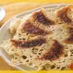 【パリパリ羽根つき】絶品餃子レシピ♪【上手な焼き方&皮の包み方を紹介】