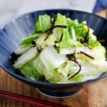 【白菜のうま塩昆布和え】やみつき！和えるだけ簡単副菜レシピ♪｜macaroni（マカロニ）