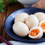 【コンソメ煮卵】おかずやお弁当にもぴったり♪簡単レシピ！｜macaroni（マカロニ）