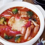 【トマト鍋】トマト缶で洋風！野菜たっぷり色鮮やかな鍋♪｜macaroni（マカロニ）