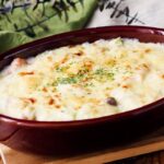 【白菜とベーコンのグラタン】冬のメインおかずに♪とろ〜りチーズが絡む濃厚グラタン！｜macaroni（マカロニ）