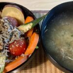 おじさん飯で健康に成る♪😊サラ蕎麦丼と海の腸活味噌汁の作り方 #ひとり飯