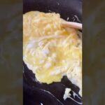 卵がふわふわ❤️お弁当にもおかずにも👍【ほうれん草と卵のバターしょうゆ炒め】#Shorts #ひめりんご