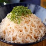 【しらたきの明太子炒め】10分で簡単おかず！お弁当にも♪｜macaroni（マカロニ）