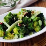 【ブロッコリーのペペロンチーノ】メイン食材ひとつ!やみつきになる美味しさ♪|macaroni(マカロニ)