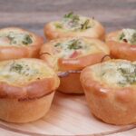 【音楽無し】マフィン型で可愛い春野菜のキッシュパンの作り方【レシピ】【パン作り】【手ごね】【春のパン】