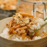 【父の日レシピ】柿の種オイル漬け【食べるラー油風】