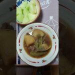 夕食のおかず❗肉じゃが，生野菜，メロン。美味しかった😋