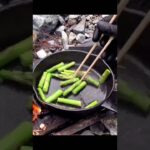 ベーコンと色鮮やかな野菜達を醤油で炒めるとウマいか試してみた｜BACON ASPARAGUS