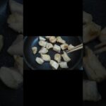 [鶏肉レシピ]夏野菜で美味しく料理!!鶏肉とパプリカの炒め物#shorts