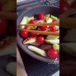 冷蔵庫の野菜をぜんぶ炒めて、ラタトゥイユに！食感を残したいので、ズッキーニは仕上げに。生のままだと食べきれないのに、これならペロリ‼︎　#shorts  #vlog  #おうちグルメ　 #ラタトゥイユ