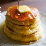 10回混ぜるだけ!メレンゲなしでふわふわのパンケーキの作り方。