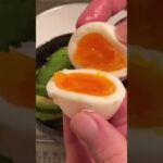 【ズボラ料理】ゆで卵とアボカドのおかか丼