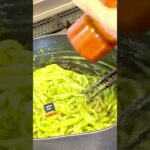 パセリが香る 洋風釜玉うどん|「クチーナチャンネル」さんのレシピ|クラシル #shorts