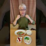 【肉と野菜のオイスターソース炒め】※寝不足で眼が死んでます