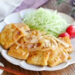 【豆腐の生姜焼き】木綿豆腐がメインおかずに！あっさり美味しい♪｜macaroni（マカロニ）