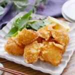 【鶏むね肉の唐揚げ】冷めても美味しい！お弁当のおかずにもおすすめレシピ♪｜macaroni（マカロニ）