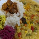 ミックス野菜とトゥールダルカレー(オリジナルレシピ) キャベツいんげんトーレン(オリジナル) 紫玉ねぎアチャール 牡蠣のアチャール(有澤まりこレシピ)