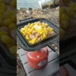 レシピ記載】ウインナーとコーンバター丼 （ズボラレシピ）・ウインナーを好きなだけ炒める・コーンを好きなだけ入れ炒める・バターを好きなだけ加える・塩こしょうで整える・