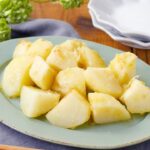 【じゃがいものねぎ塩炒め】じゃがいも1つでメインレシピ！おつまみにぴったり♪｜macaroni（マカロニ）