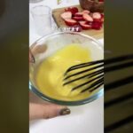 【簡単スイーツ】いちごの低糖質クラフティー🍓【レシピ/お菓子作り/薬膳】 #shorts