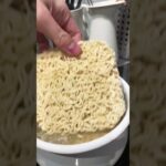 【パック麺】野菜炒め盛りラーメン【レシピ】#男子ご飯 #料理男子 #料理勉強中 #おうちごはん #クッキングラム #自炊男子 #よるごはん日記暮らしを楽しむ #暮らしを整える