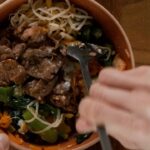 【玄米レシピ】寝かせ玄米ビビンパ｜野菜たっぷりでヘルシー＆腸活。食物繊維がとれる丁寧ごはん【YUWAERU】