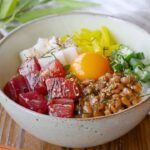 【ばくだん丼】のせるだけで簡単!ネバネバ食材とまぐろの相性抜群♪|macaroni(マカロニ)