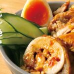 【鶏チャーシュー丼】レンジで簡単、絶品鶏ももレシピ！旬のきゅうりとの相性抜群！しっとり食感と甘辛い旨ダレが食欲をそそります（きゅうり使い切り/おつまみ/大量消費/お弁当のおかず）