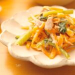 【レンジで3分】10分で作れてお弁当にもおすすめな『小松菜のツナ和え』