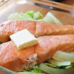 レンジでメインが作れちゃう!「塩鮭のバター蒸し」の作り方【鮭レシピ】