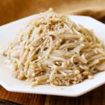 【えのきのうま塩ナムル】レンジでできるお手軽副菜!食材はえのきだけ1つ♪|macaroni(マカロニ)