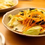 【10分で韓国風レシピ】ひとくちで野菜が好きになる『チョレギサラダ』